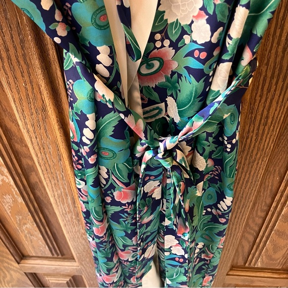 Vintage Inner Most Women's Floral Kimono Satin Robe Size Small Pockets Hong Kong - Picture 3 of 9